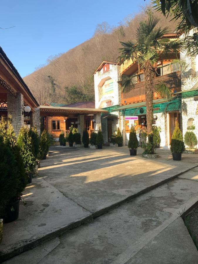 Мир Očamčyra Exteriér fotografie